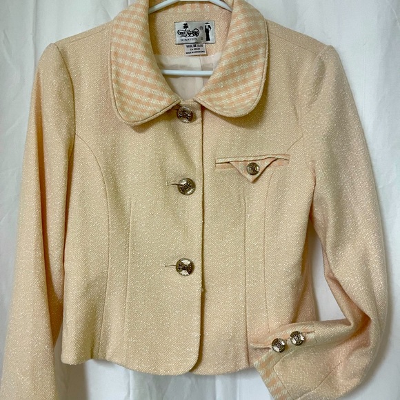 Woman vest jacket. - Picture 1 of 2
